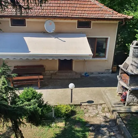 Maarata Casa de hóspedes Krushuna